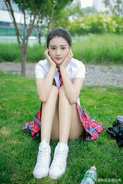 全国足球场地绿化技术应用创新，打造“绿色运动场”，足球场绿色草坪背景图