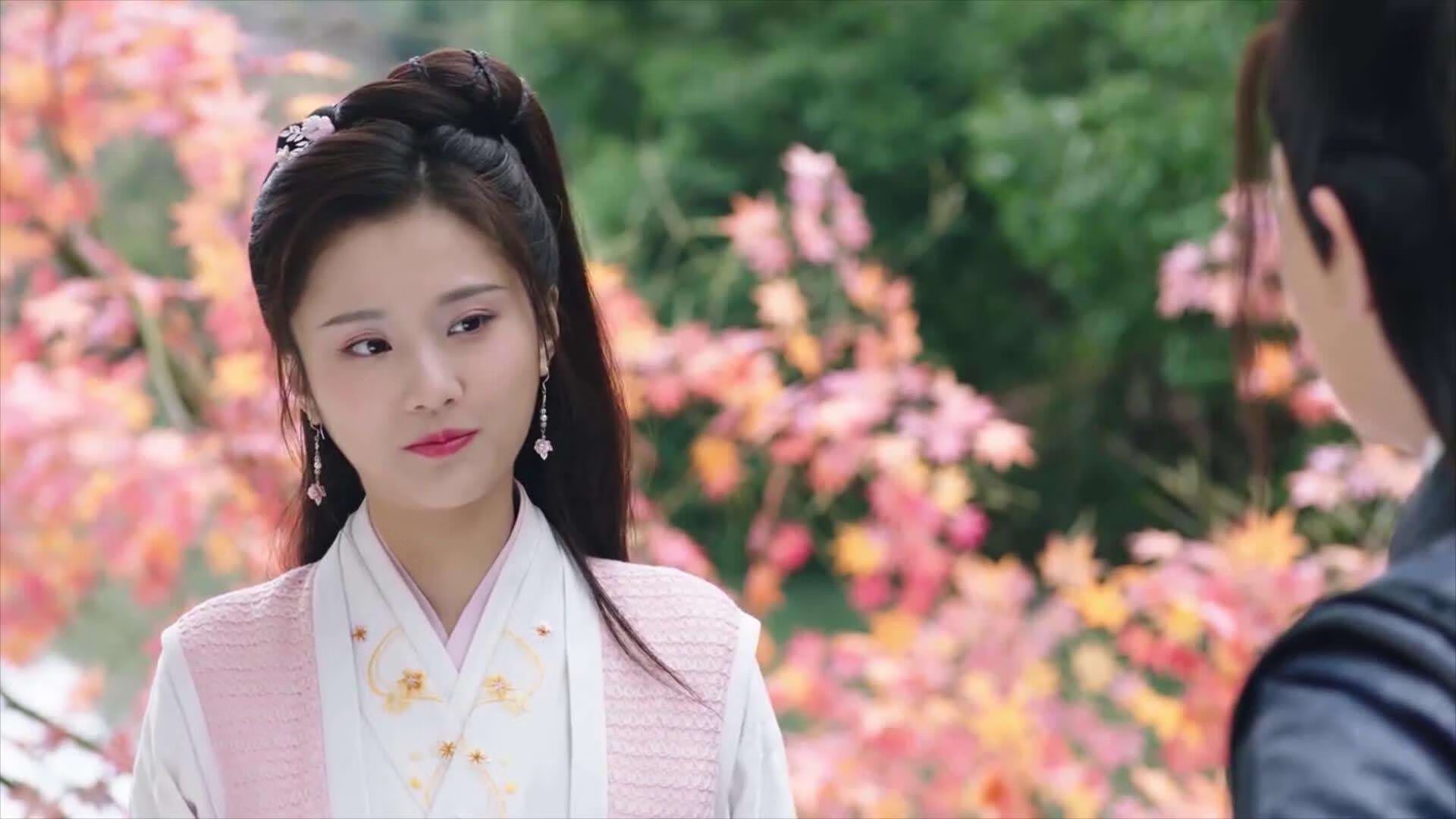 “2025世界运动会：简阳文体中心篮球赛事展现团队力量”