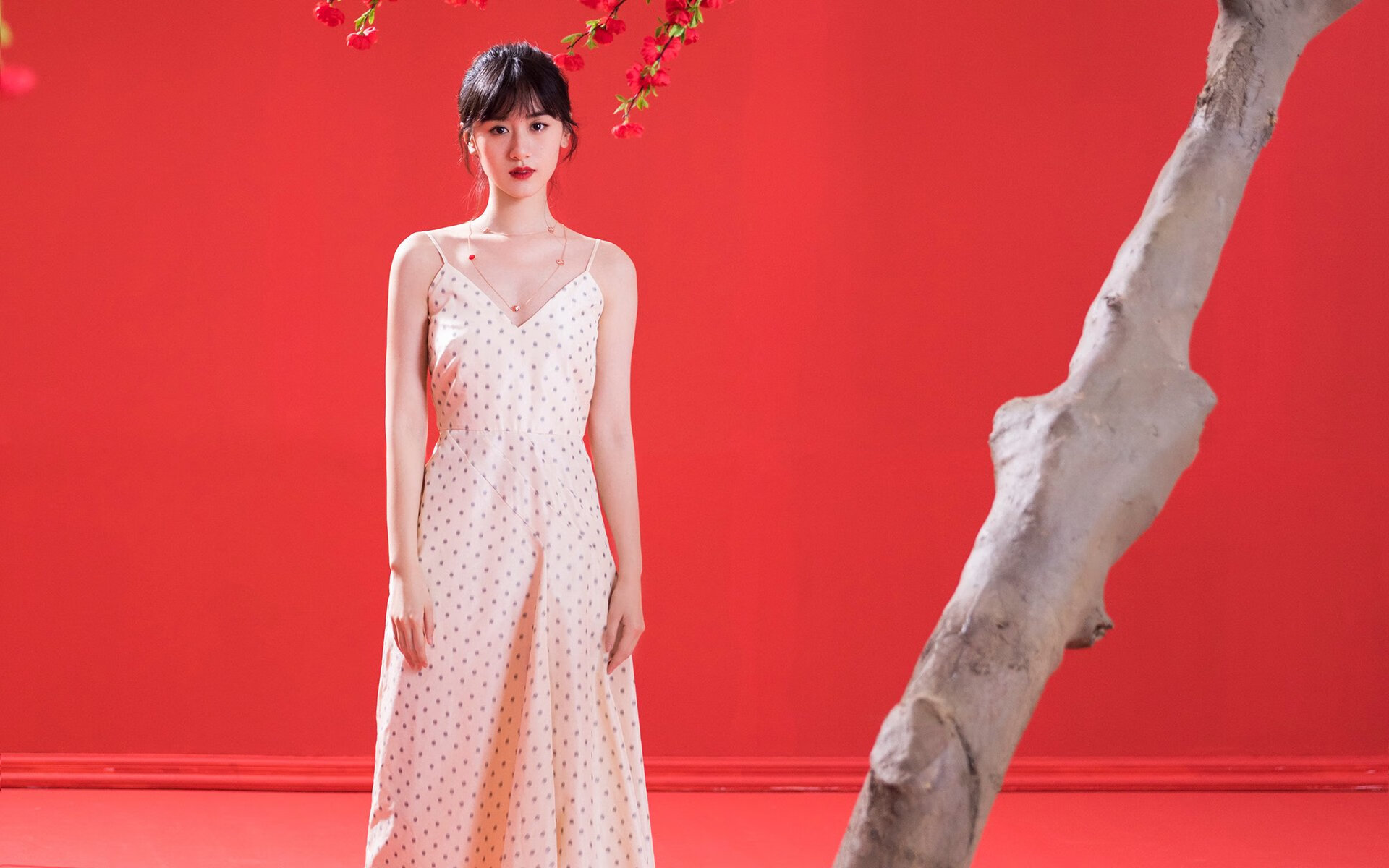 开云官方-梅西中场吊射惊艳全场球迷，梅西中场过人